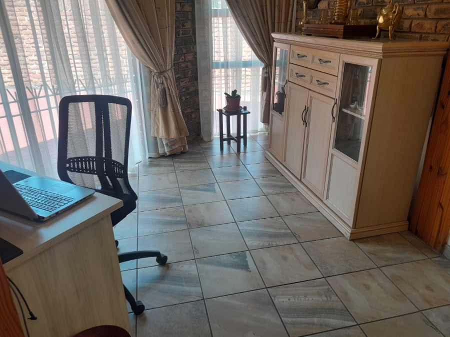 3 Bedroom Property for Sale in Safari Gardens North West